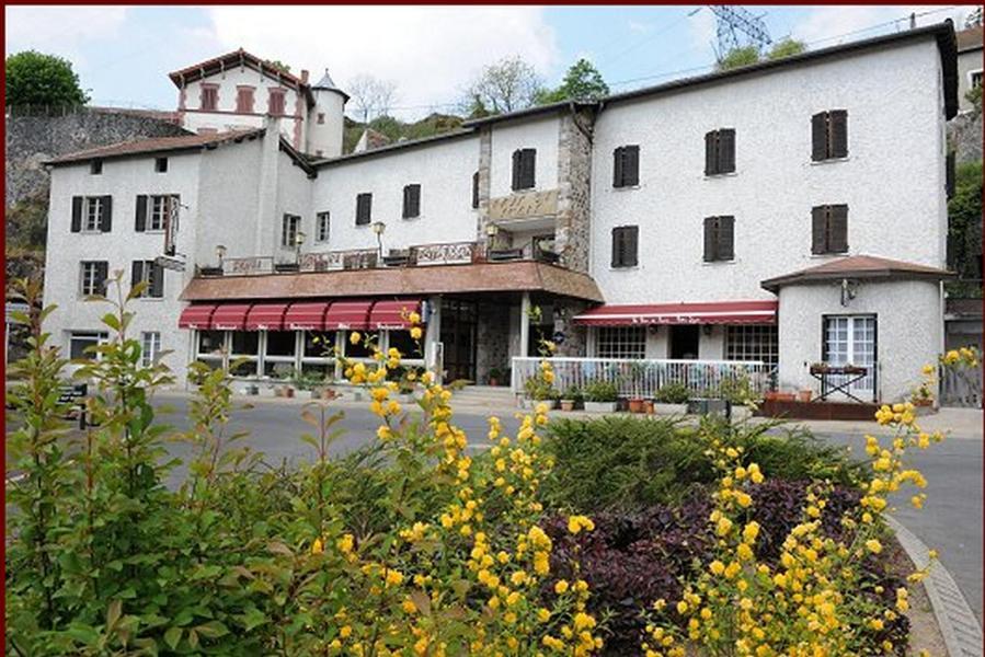 Hotel Restaurant Le Pain De Sucre Monistrol-d'Allier Exterior photo